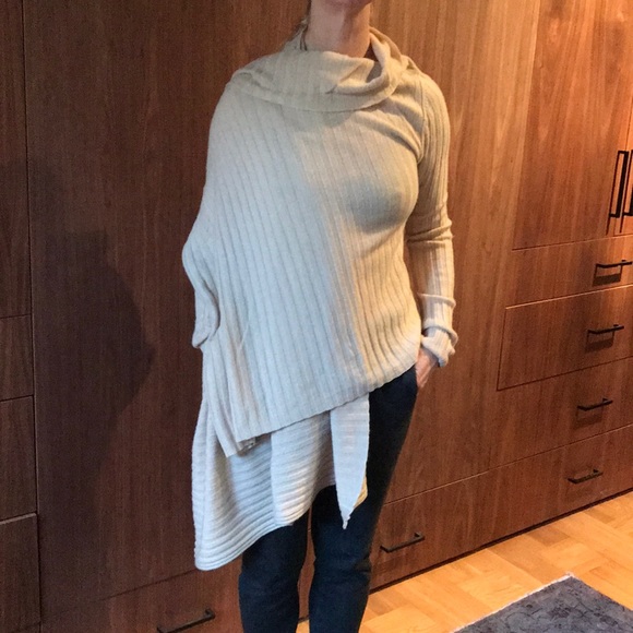 Sweater - Picture 3 of 5